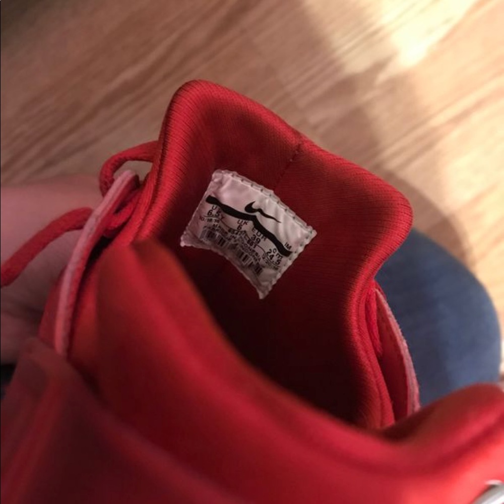 Red hurraches! - Picture 5 of 5